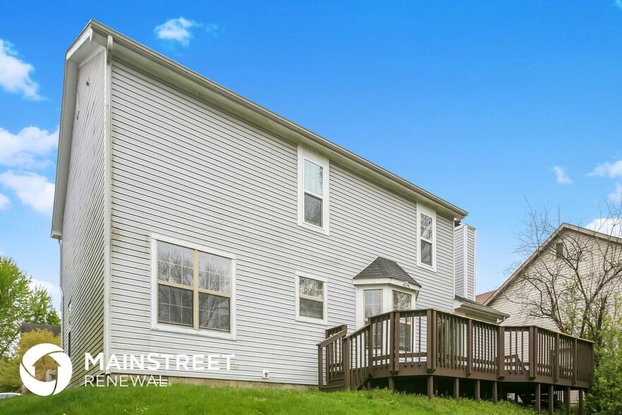 Building Photo - 8360 Sawgrass Dr