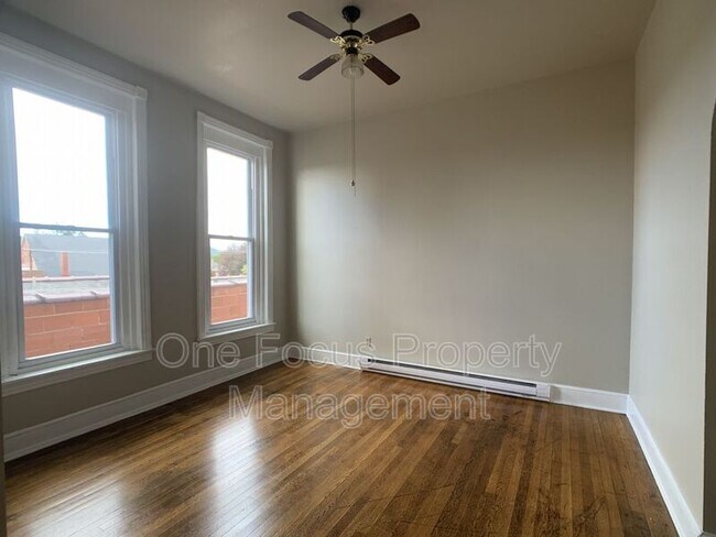 Building Photo - 307 N Vesper St
