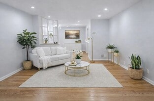 Building Photo - 855 Reverdy Rd