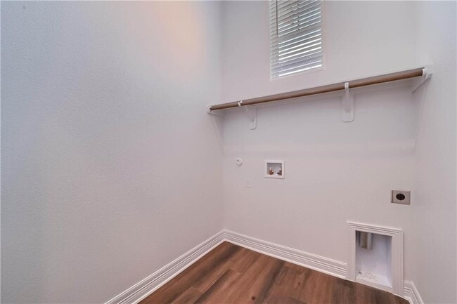 Building Photo - 133 White Steppe Way