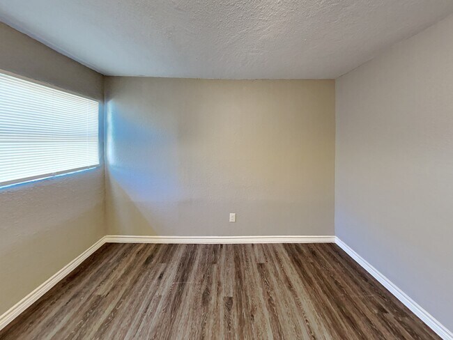 Building Photo - 1611 La Manda Blvd