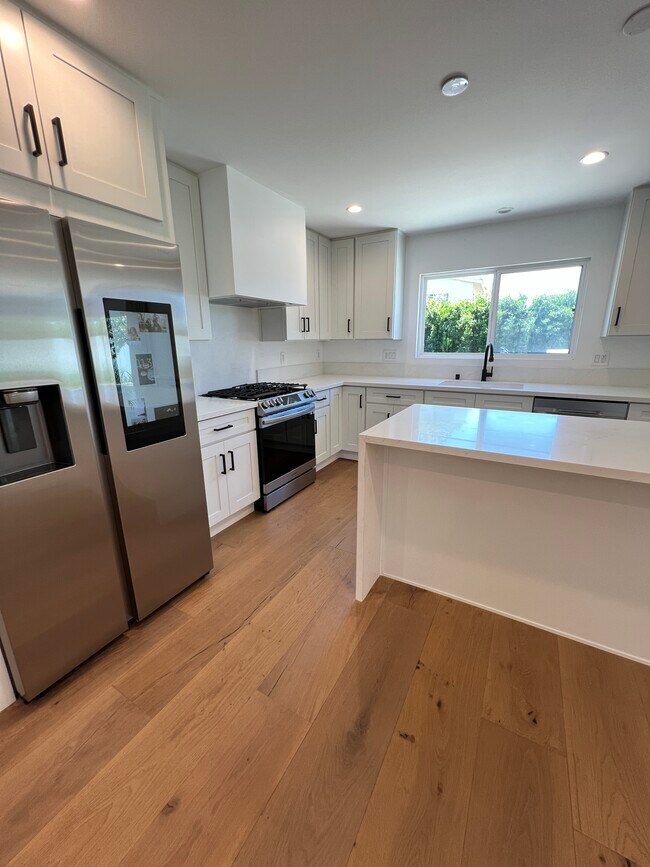 Building Photo - 1863 Burleson Ave