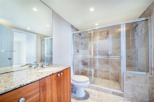 Building Photo - 10350 W Bay Harbor Dr