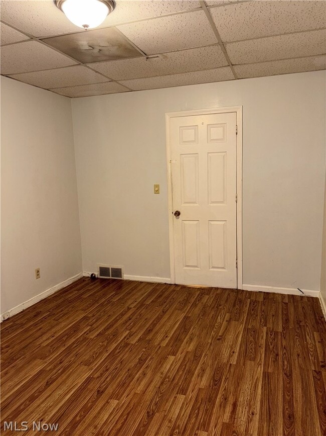 Building Photo - 1066 E 62nd St