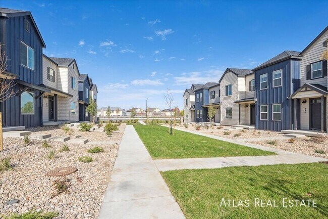 Building Photo - 625 Leland Aly