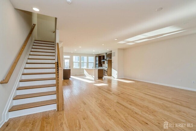 Building Photo - 103 Vaughn Dr