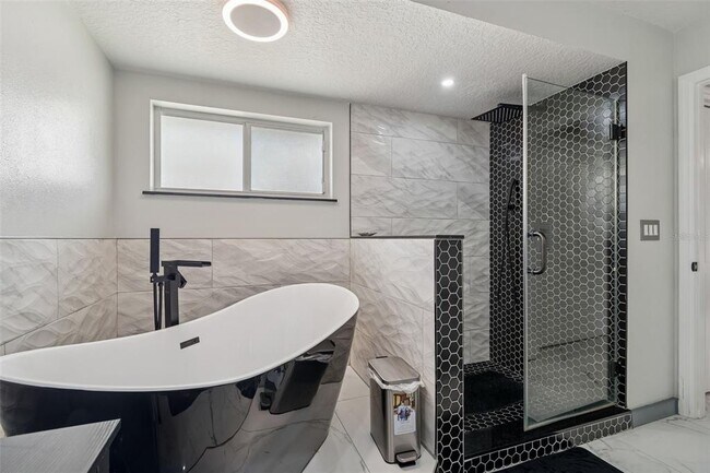 Building Photo - 1062 Greenturf Rd