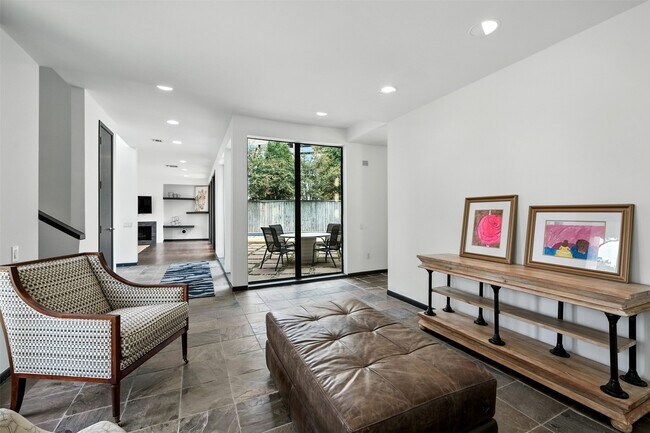 Building Photo - 2019 McClendon St