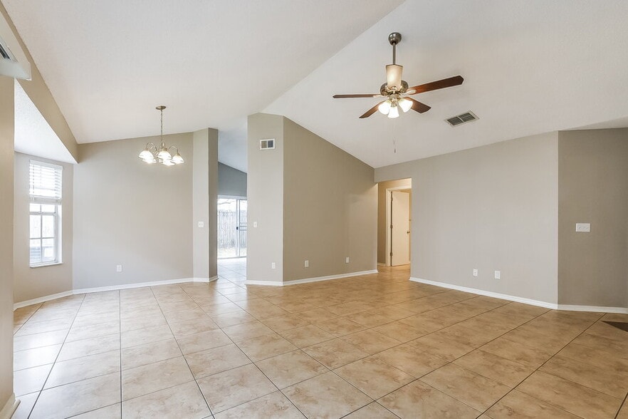 Building Photo - 201 Whiterapids Ct