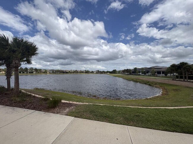 Building Photo - 11306 Leland Groves Dr