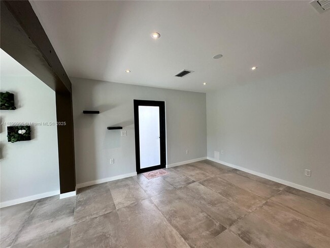 Building Photo - 1436 SW 76th Ct