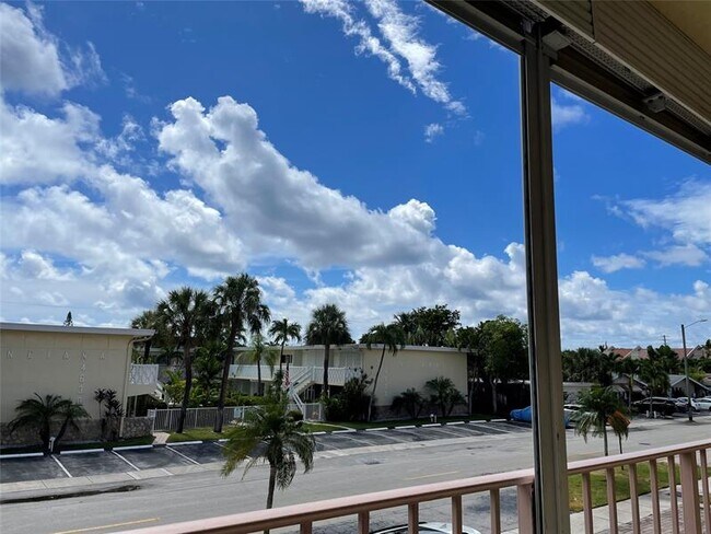 Building Photo - 4629 Poinciana St