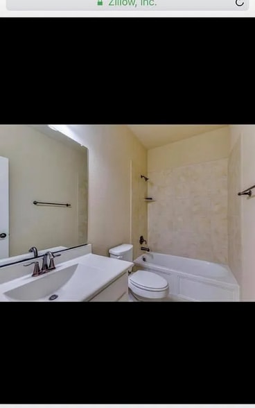 Building Photo - 9768 Corinth Ln