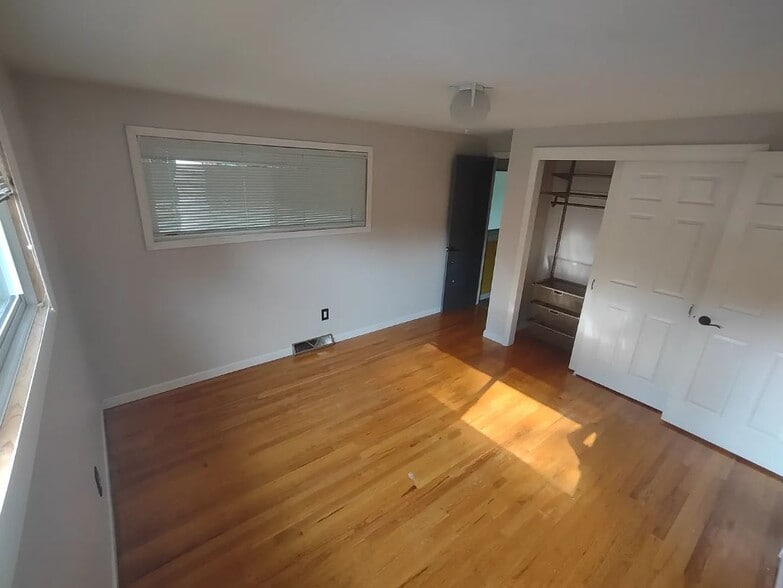 Building Photo - 5959 Dawson Ct