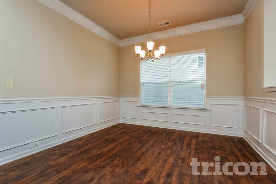 Building Photo - 55 Thorndale Ct