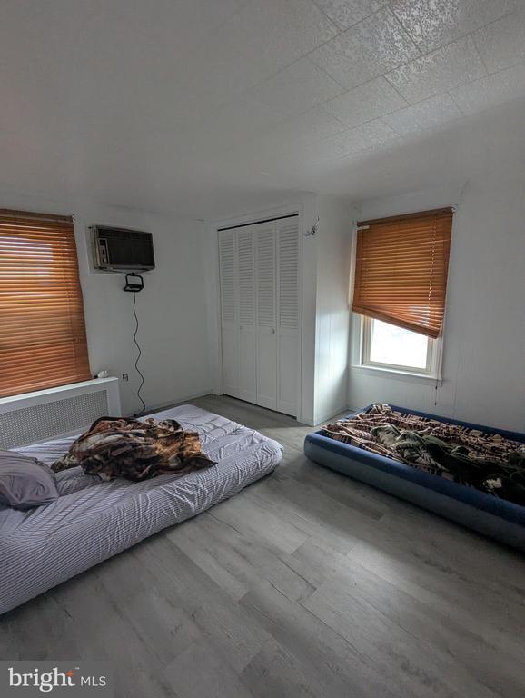 Building Photo - 325 Lewis St