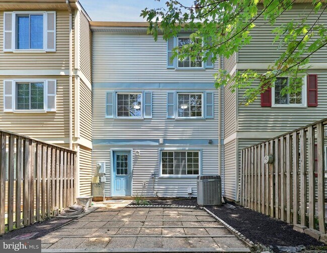 Building Photo - 1632 Barnstead Dr