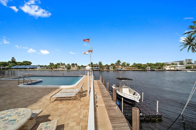 Building Photo - 3100 NE 49th St