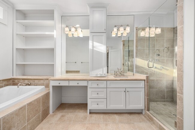 Building Photo - 1301 Kent Ln