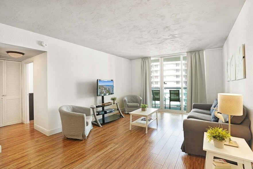 Building Photo - 3801 S Ocean Dr