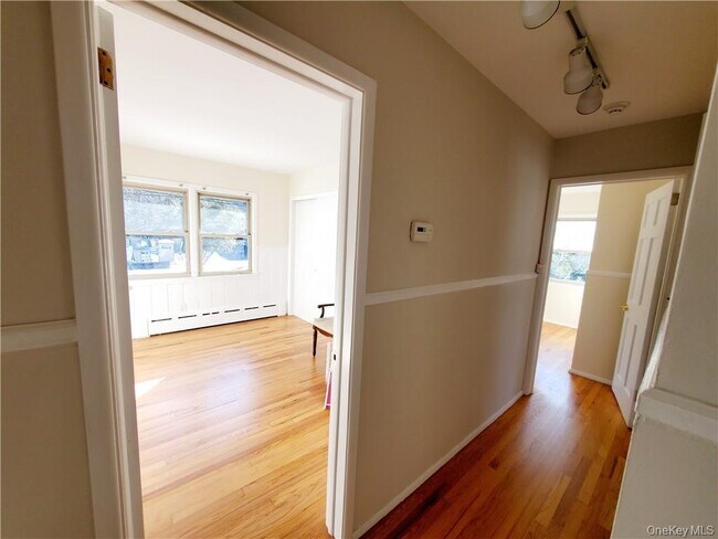 Building Photo - 215 Harriman Rd