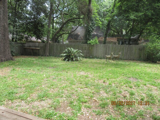 Building Photo - 107 Dewitt Cir