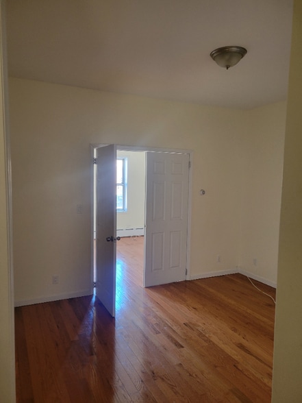 Building Photo - 22-37-2235 35th St