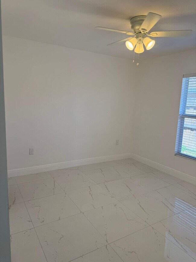 Building Photo - 4147 Success St