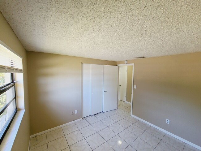 Building Photo - Charming Four Bedroom One Bathroom House p...