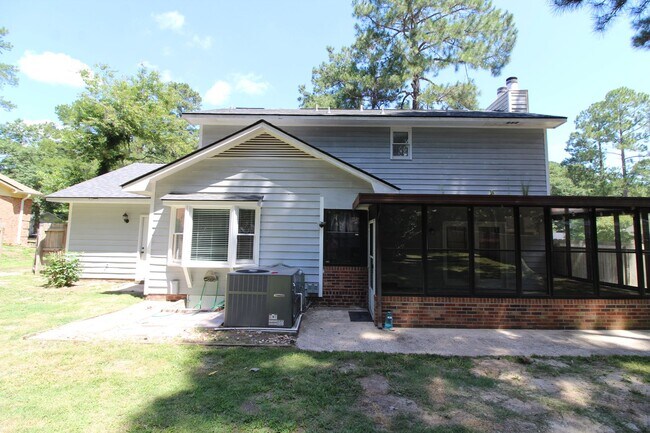 Building Photo - 5827 Hibernia Dr