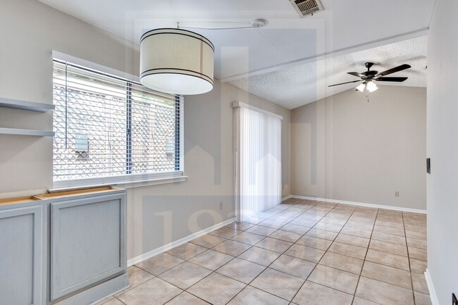 Building Photo - 7302 Waldon Dr