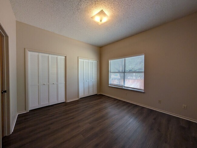 Building Photo - LOCATION!! On Wood Rd -Off Landa  / Fridge / Covered Back Patio / No Carpet / NBISD
