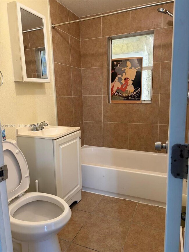 Building Photo - 1612 Harrison St