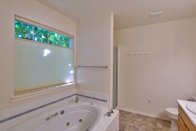 Building Photo - 2372 NW Meadows Dr