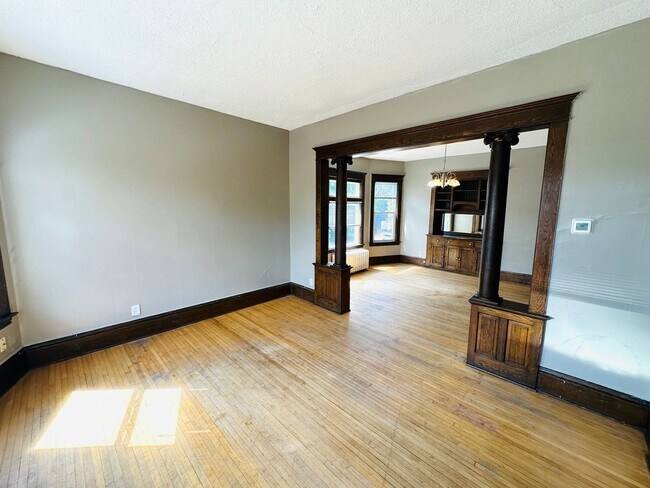 Building Photo - 1414 Golden Valley Rd