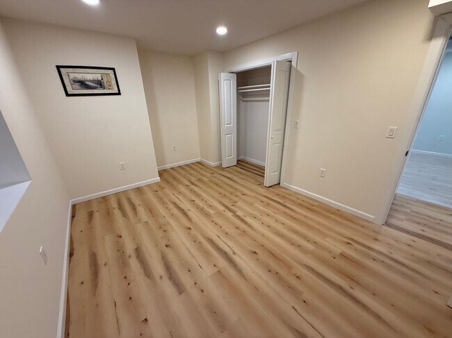 Building Photo - 139 Evergreen Ave