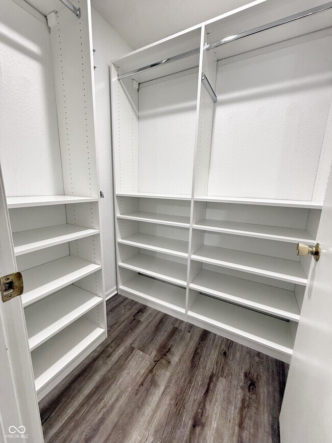 Building Photo - 776 Alvey Ct