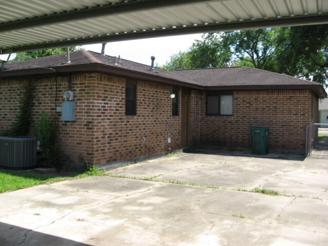 Building Photo - 4726 Caroline St