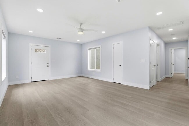 Building Photo - 1802 Ponca Ct
