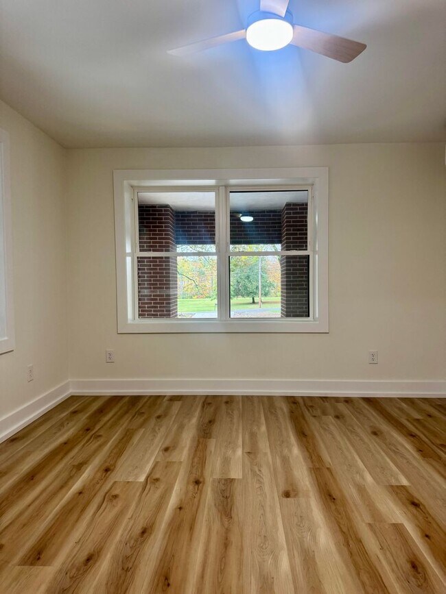 Building Photo - 2113 W Madison Ave