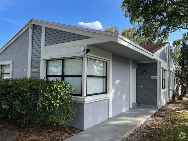 Building Photo - 8052 NW 41st Ct