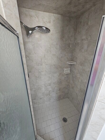 Building Photo - 137 Pine Arbor Dr