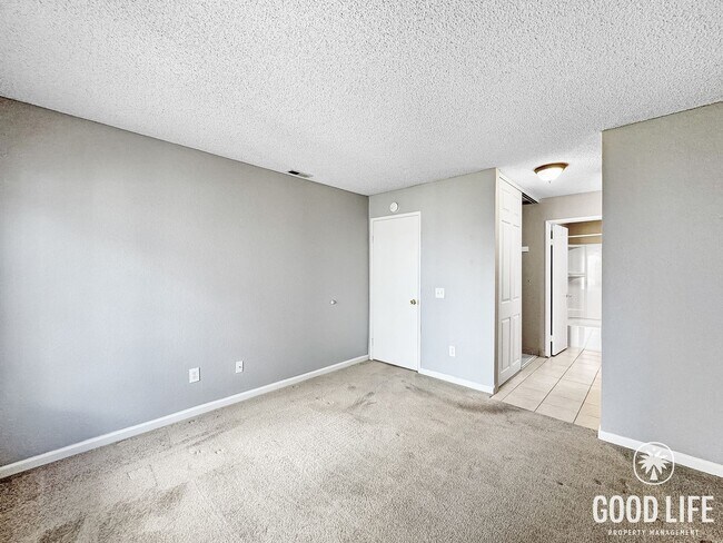 Building Photo - Bright 2BD/2BA Corner Unit Condo in Mira Mesa with Dual En-Suite Baths, Patio & Pool
