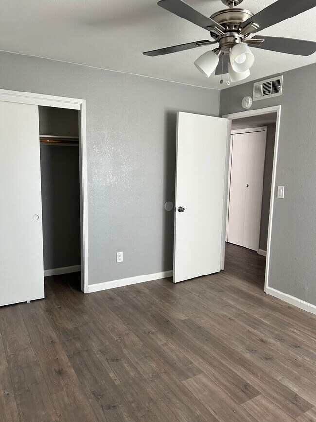 Building Photo - 816 Capehart Ct