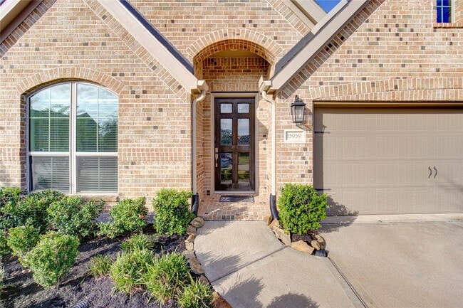 Building Photo - 13030 Sheildaig St