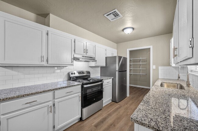 Building Photo - 408 SW 71st St