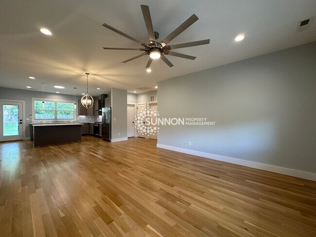 Building Photo - Gorgeous Updated 4 Bedroom Ranch Home