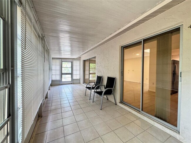 Building Photo - 5368 Royal Palm Ave