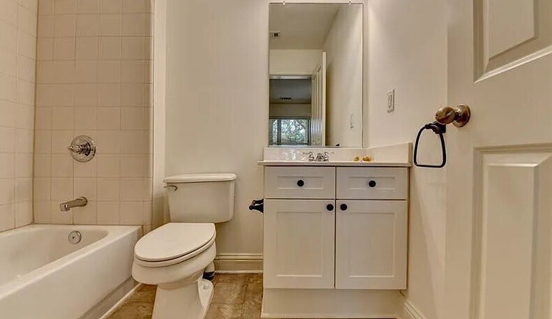 Building Photo - 10898 Gallier St