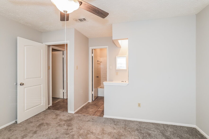 Building Photo - 14214 Bateau Dr